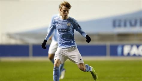 Watch Man Citys Cole Palmer Scores Screamer Against Man Utd Under 23s