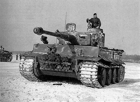 Panzerkampfwagen Vi Tiger In Winter Véhicules Militaires Tank