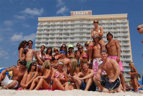 Advantages To Booking Your Panama City Beach Spring Break Hotel