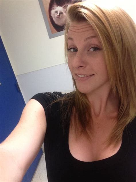 Chivettes Bored At Work 30 Photos Thechive