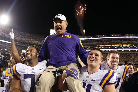 The Real Reason Lsu Was Smart To Keep Les Miles