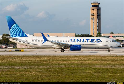 N14249 United Airlines Boeing 737 800 At Fort Lauderdale Hollywood