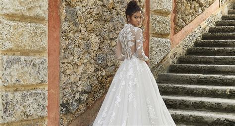 Unique Fall Wedding Dresses For 2022 Outdoor Dress Ideas