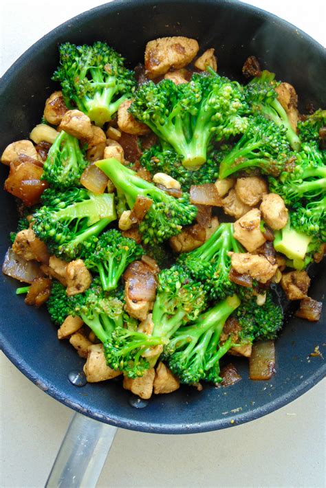 Trituramos todos los ingredientes en el robot de cocina hasta obtener una 10 motivos para comer brócoli. Pollo con brócoli y salsa de soja | Receta | Pollo con ...