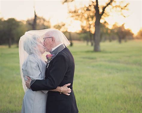 Couple Takes Their Wedding Photos After 70 Years Of Marriage And Proves