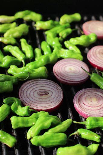 The centers for disease control and prevention late friday evening said the onions are traced to thomson international, inc., based in bakersfield, california. Culprit In New Salmonella Outbreak: Red Onions - Newser ...