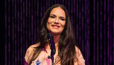 Após Divórcio Usar Sobrenome Do Ex é Crime