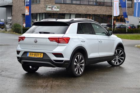 A written or printed representation of the letter t or t. Test Volkswagen T-Roc 1.0 TSI Style - Autoverhaal.nl