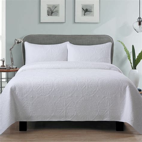 Solid White Quilt Set Pick Solid Quilts Matching The Color Scheme Of