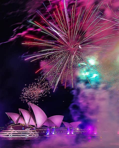 When Magic Falls On The Opera House 💫🌟 🇦🇺🇦🇺 Australiaday Sydney