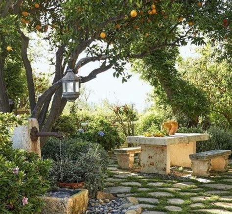 Italian Style Garden Ideas For A Romantic Courtyard