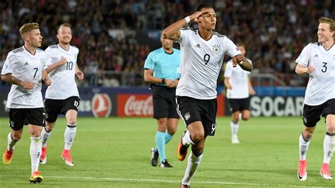 Jeder fußballer träumt davon, sein land bei einer em zu vertreten. England - Deutschland bei der U21 EM live im TV ...