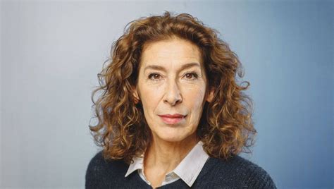 An der schauspielerin adele neuhauser imponieren seiner majestät vor allem ihre kriminalistischen rollen. Adele Neuhauser im Interview: Warum sind die Österreicher ...