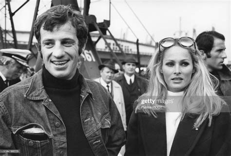 Jean Paul Belmondo Et Ursula Andress Lors Du Tournage Du Film Le