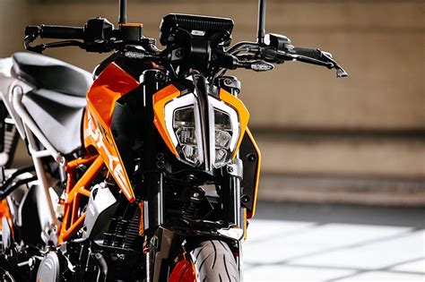 Ktm 1290 super duke download picture wallpapers 8633 hd wallpapers. 2017 KTM 390 Duke | First Ride Review | Rider Magazine