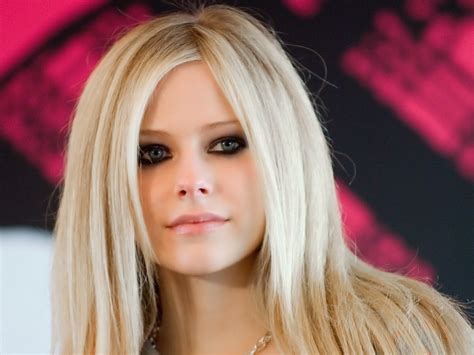 Avril Lavigne Eye Makeup ~ Fashion Trendy Lyf
