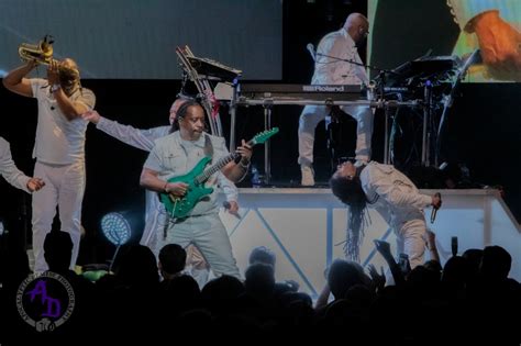 Live Photos Earth Wind And Fire Chicago July 27th 2019 The Rockpit
