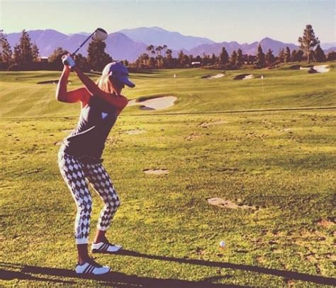 14 Reasons Why Paulina Gretzkys Golf Digest Cover Is A Hole In One