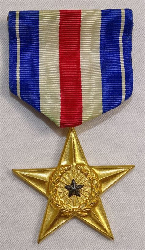 Named And Cased Wwii Korean War Silver Star Distinguished Flying