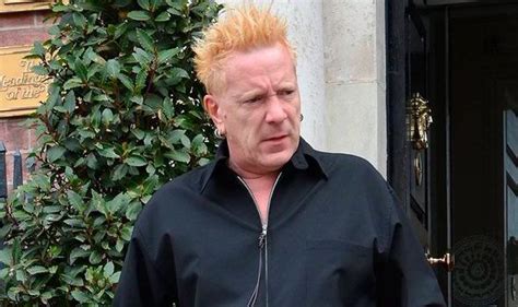 I Wont Dance On Her Grave Johnny Rotten Slams Those Celebrating