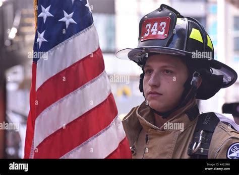 343 Firefighters Hi Res Stock Photography And Images Alamy