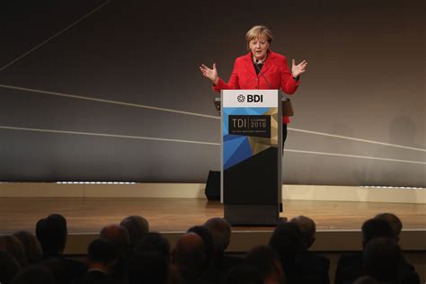 Ecco La Foto Nuda Delle Merkel Social Impazziti In Germania