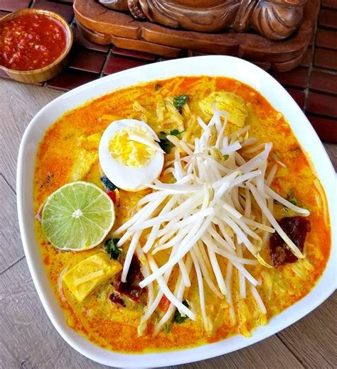 Laksa─a bowl that tastes of home for any singaporean. Singapore Laksa Soup | Laksa soup, Laksa, Healthy canned soups