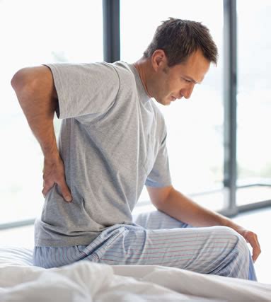 BÖHM Asesores de Seguros Postura encogida contracturas y dolor muscular cómo afecta el