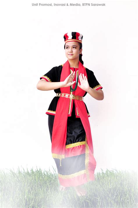 Pakaian Tradisional Kaum Iban Di Sarawak Folio Kajian Tempatan Tahun Pakaian Tradisional