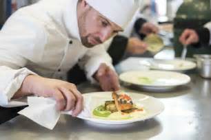 Teniendo tu profesión de cocina al nivel 450 podrás sacar un buen oro vendiendo las comidas que puedes hacer, además de ir preparado para tus encuentros. La alta cocina significa mucha tensión: ¿o es que no hemos ...