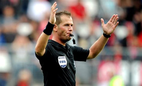 Dutch referee danny makkelie has been chosen as the match official in lisbon it is claimed makkelie cannot be impartial as the result affects dutch giants ajax the french side could complain to uefa about the makkelie appointment Danny Makkelie é o árbitro escolhido para o Portugal-França