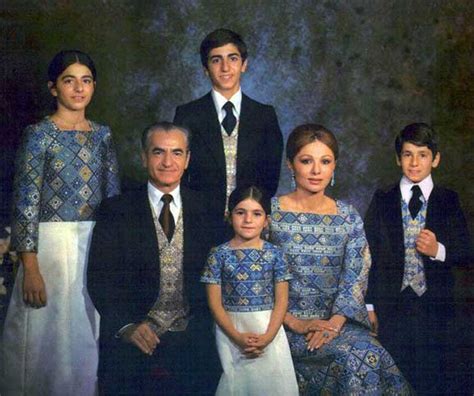 Iryana Leila Pahlavi Sur La Tombe De La Princesse Leila