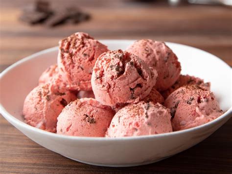 Watch how to make this recipe. Fast and Fruity Ice Cream Recipe | Ree Drummond | Food Network