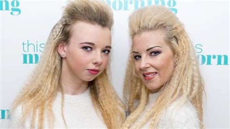 This Mother And Daughter Look Like Sisters What S Trending Now Youtube