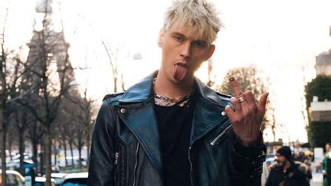 Machine gun kelly was an american bootlegger, bank robber and kidnapper who made headlines in the 1930s. Machine Gun Kelly Announces The Passing of His Father | Al ...