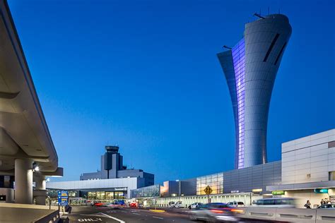 Sfo Airport Control Tower Clad In Alucobond Plus Welcomes Passengers