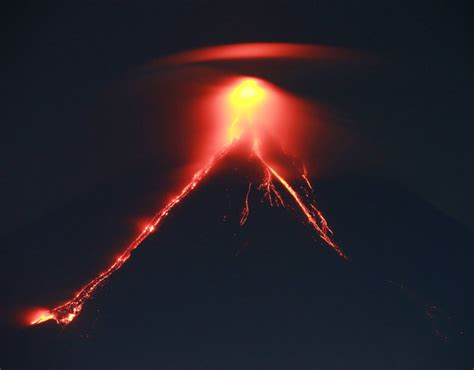 Mayon Volcano Updates Mt Pinatubo 1991 Eruption V Mt Mayon World