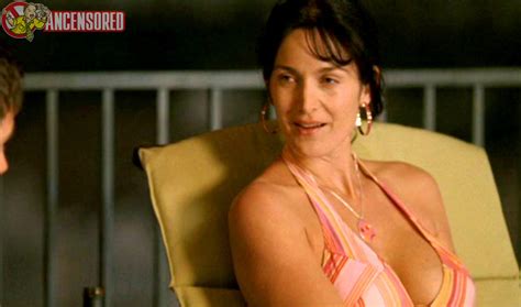Carrie Anne Moss Nue Dans The Chumscrubber