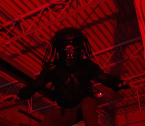 Predator Mask Recreated With Thermal Vision And 3d Printed Laser Cannon