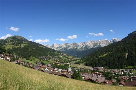 Magnifique station village de haute savoie située au cœur du massif des aravis. Le Grand-Bornand Tourisme Village - Savoie Mont Blanc ...