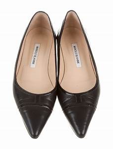 Manolo Blahnik Leather Pointed Toe Flats Shoes Moo61647 The Realreal