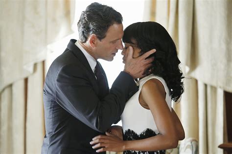 Olivia And Fitzs Steamiest Sex Scenes On Scandal Popsugar Entertainment