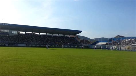 Önce eller kaldırılır, sonra tekbir. Novi Pazar - Partizan - Tekbir Allahu Ekber - YouTube