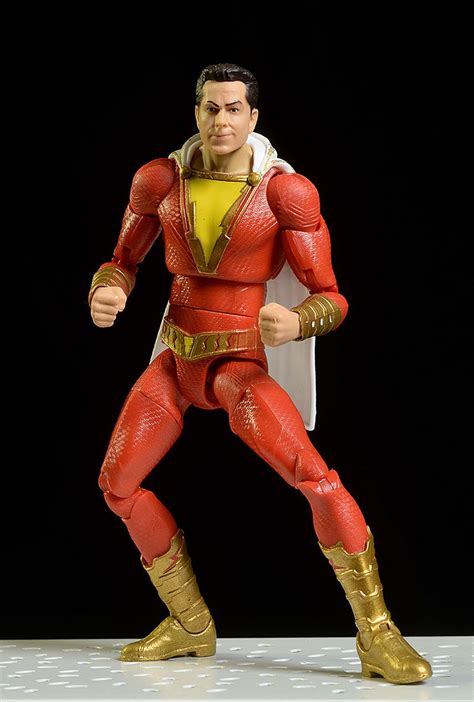 Shazam Captain Marvel Action Figure ~ Action Figure Deluxe