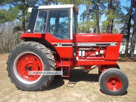 1086 International Farm Tractor W Cabgood Interior