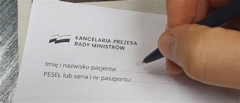 Nowa jest też grupa medyków, która. Kwestionariusz przed szczepieniem w poniedziałkowym ...
