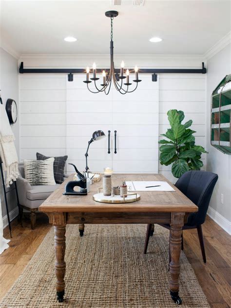 This design maximizes the desk's function while showing off your best art supplies. Home Offices That Really Work | HGTV