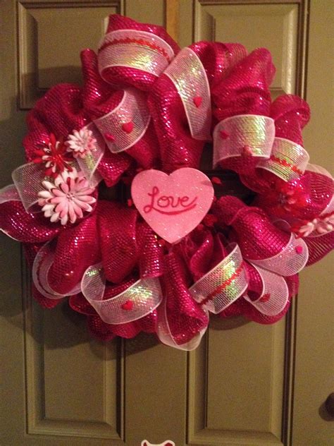Valentine Wreath That Sabrina Made I Want To Learn How To Make These