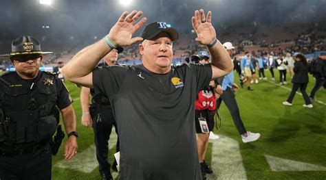 Multiple Nfl Teams Interested In Uclas Chip Kelly Per Report Wkky