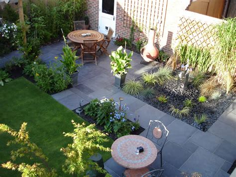Here are my favourite small garden ideas. Patio Design Photos - Inspiration from ALDA Landscapes